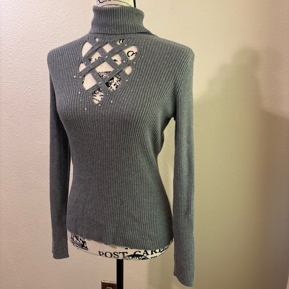 Cach’e Gray Turtleneck Peekaboo Sweater Medium - Picture 1 of 9